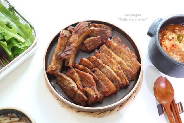 부드러운 양념돼지갈비 청산골왕갈비살 뽀글뽀글 차돌박이된장찌개