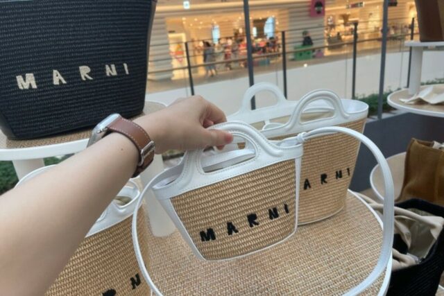 더현대6월 실내정원팝업 여름무드의 MARNI 마르니 가방