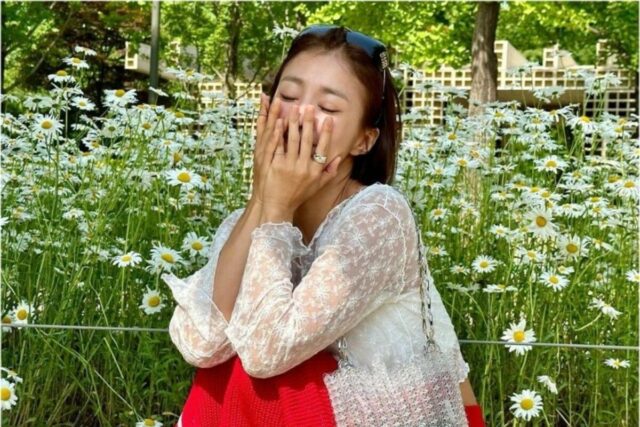 이시영 실버 오니츠카타이거 운동화 여름아이템 추천