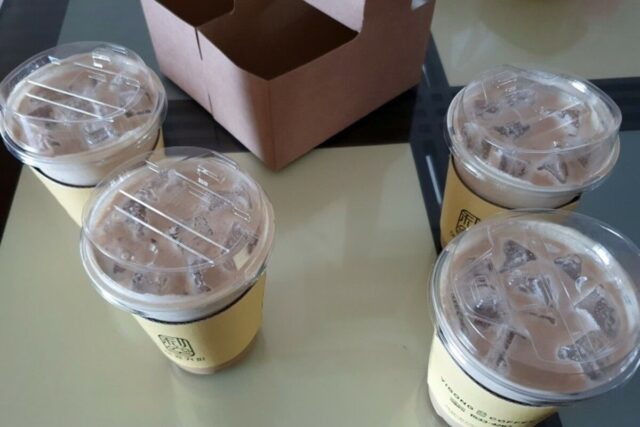 이공커피 흑석본점에서 아몬드슈페너 꼭 마시기