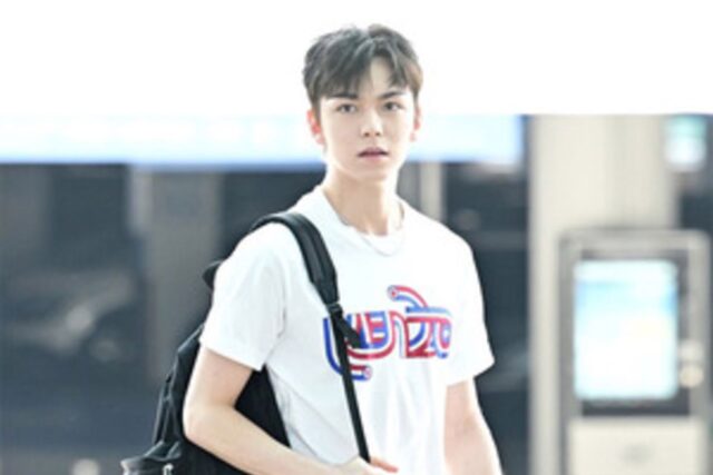 세븐틴 버논, 비현실적 외모에 겐조(KENZO)로 완성한 공항패션