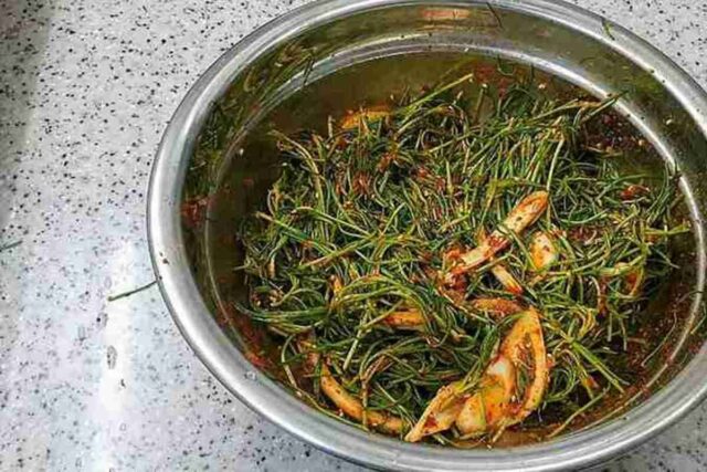 향긋하고 맛좋은 세발나물 무침만들기!!