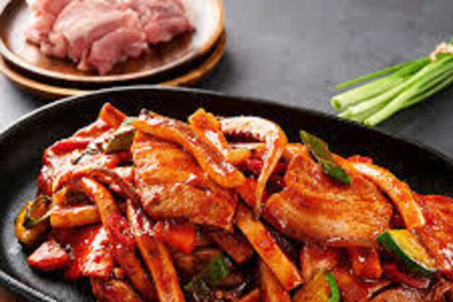 오징어 볶음:맛있고 건강한 해산물 요리~~~