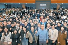 2030년 전기차 200만대 판매 목표로 공장 재정비