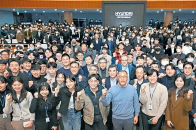 2030년 전기차 200만대 판매 목표로 공장 재정비