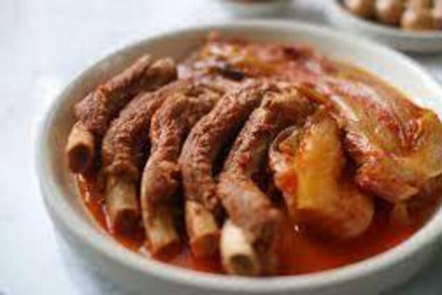 맛있고 푸짐한 등갈비김치찜 레시피