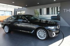 BMW, 벤츠 제치고 넉 달만에 다시 수입차 판매 1위…렉서스 3위