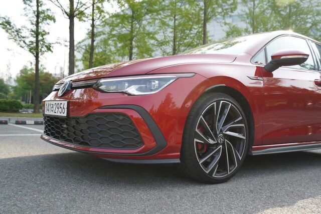 운전에 재미라는 답안지를 제출한 폭스바겐 골프 8세대 GTI