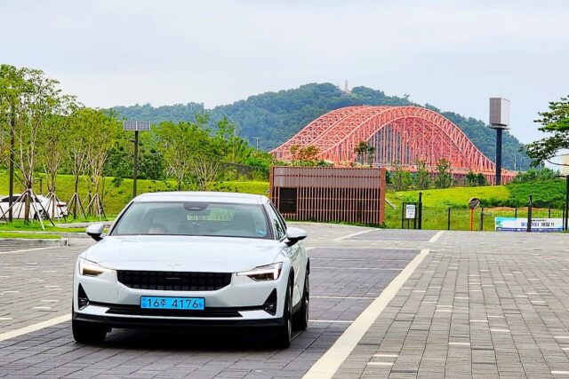 [시승기]수입 전기차 폴스타2의 안정감,주행부터 충전까지 테슬라 모델3 비교 추천 이유는?