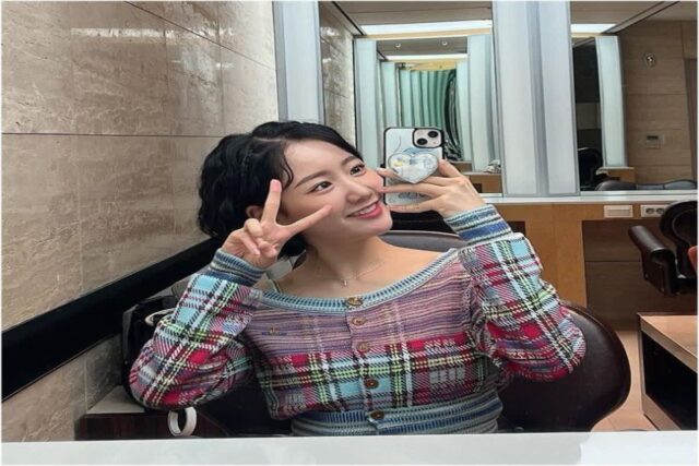 나혼자산다 진지희 옷 비비안웨스트우드 가디건 스커트 셋업 백팩 반팔티 정보