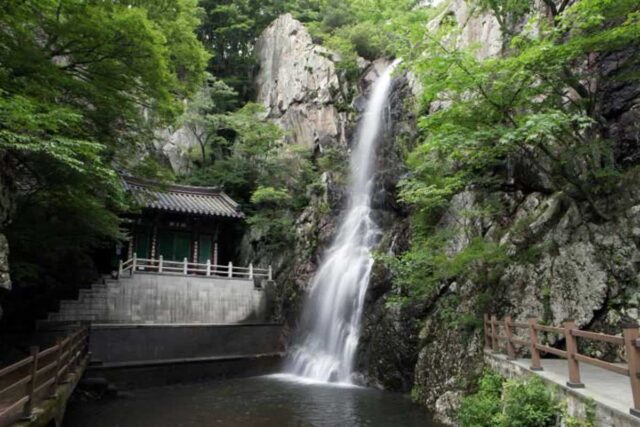 경남 양산가볼만한곳 양산 계곡 홍룡사 폭포