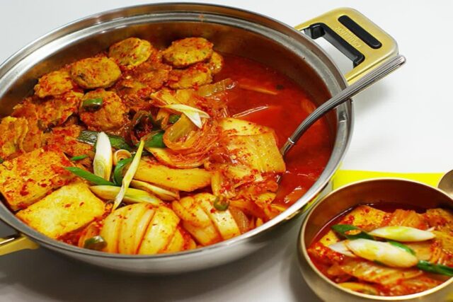 전찌개, 초간단 모듬전 김치 전골 만들기