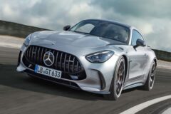 메르세데스-AMG GT 신형, 실용성 더해 데뷔