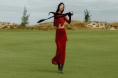 [★화보] 신예은, 레드 컬러 포인트로 가을 룩 완성