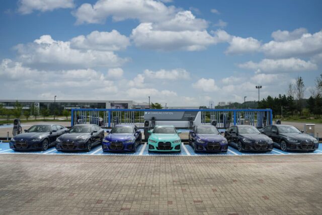 7가지 특별한 컬러 입었다···BMW, ‘i4 인디비주얼 에디션’ 온라인 출시