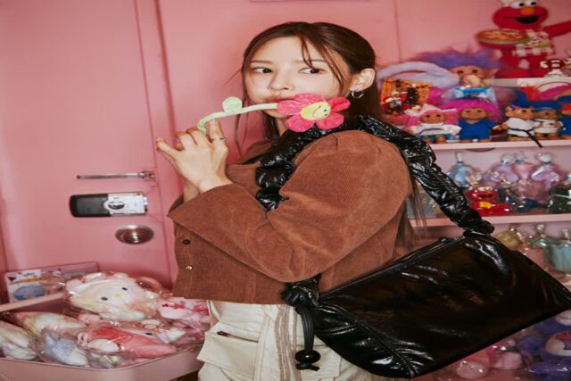 이나연 23FW 오야니 화보 가을 코디 데일리룩 가방은?