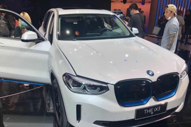 할아버지는 여전히 벤츠, 손주는 BMW…수입차 취향 ‘色 다르네’