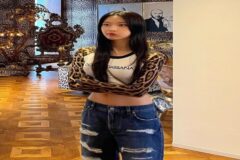 문가영 돌체앤가바나 긴팔 티셔츠 Y2K룩 가격은?