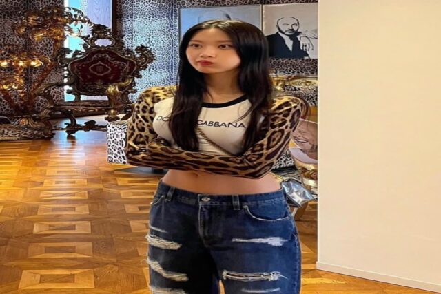 문가영 돌체앤가바나 긴팔 티셔츠 Y2K룩 가격은?