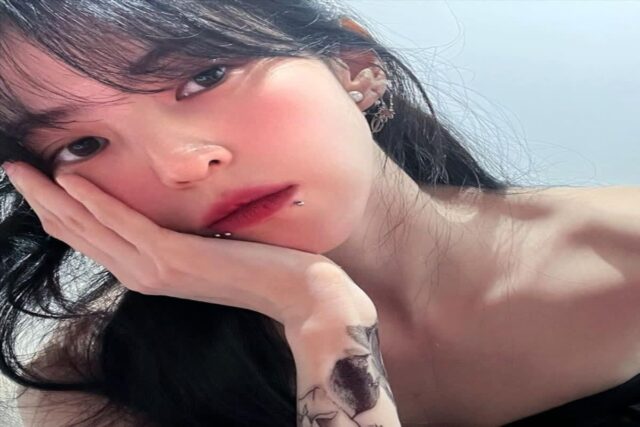 한소희 피어싱 공개 힙하고 유니크해