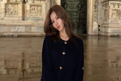 트와이스 사나, 비 오는 거리에서 깜짝 하의실종 룩