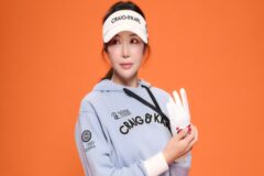 ‘골프 여신’ 안신애의 팝아트 스타일 라운드룩