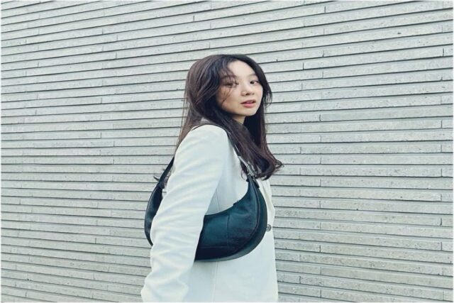 정려원 롱샴 가방 로조 에센셜 호보백 데일리백으로 추천