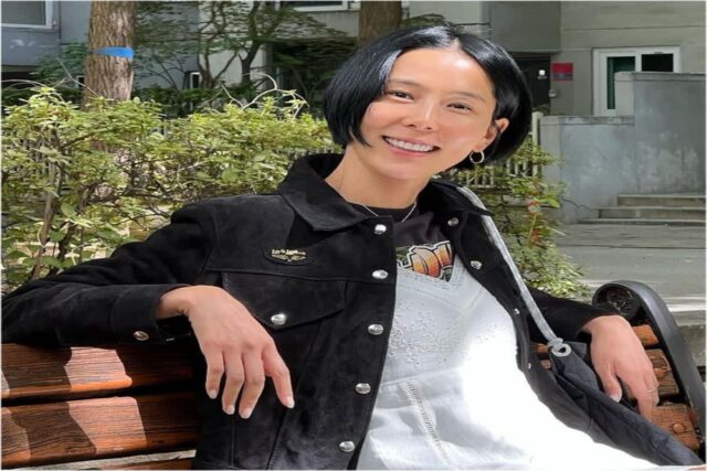 김나영 패션 나이키 보메로5 원피스 운동화 코디