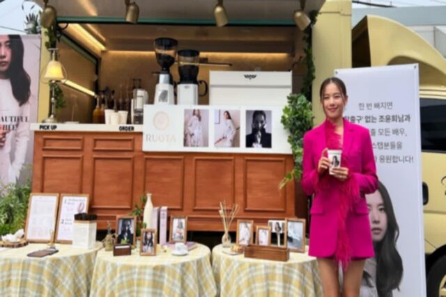 “각선미 이 정도였어?”…조윤희, 핫핑크 하의실종 패션