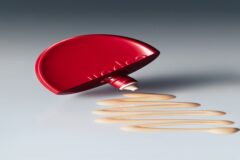 도구없이 얇고 완벽하게 밀착… 에스쁘아, ‘비벨벳 플루이드 파운데이션’