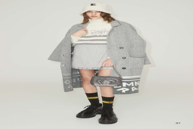 트렌디함과 따뜻함을 머금었다… 에르마노 피렌체, 울 스트라이프 코트