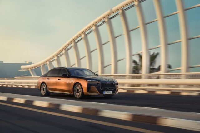 BMW 럭셔리 플래그십 세단 뉴 i7 M70 xDrive 및 eDrive50 출시