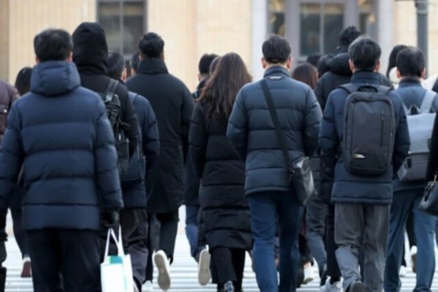 “출근길 옷 단단히 입으세요”…최저기온 1도 ‘초겨울 추위’