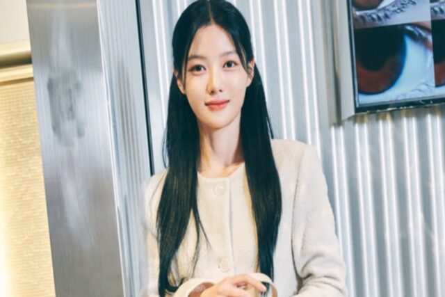 김유정, ‘쿠론’ 앰버서더 발탁…팝업스토어에서 뽐낸 판타지 비주얼