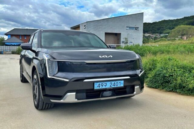 [시승기] 국산 첫 대형 전기 SUV ‘기아 EV9’…돋보이는 날렵함·아쉬운 가격