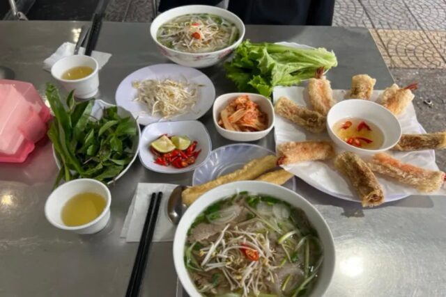 다낭 쌀국수 맛집 현지인 로컬식당  ‘퍼홍 쌀국수’힐튼 호텔부근 맛집추천