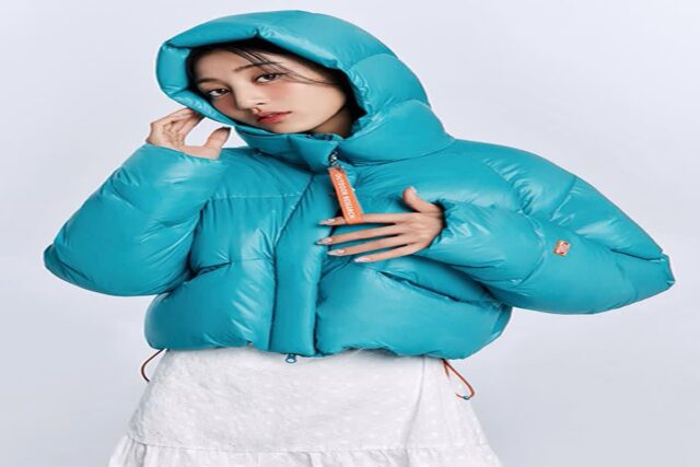 트와이스 지효 화보로 만나본 겨울 코디 · 아웃도어리서치 컬러 미 오알 다운 자켓, 다운 베스트, 패딩 머플러 정보!