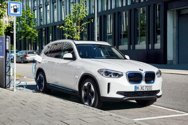 2024 BMW iX3 BMW eDrive 기술 탑재한 BMW 최초의 순수 전기 SAV (가격 제원 외관 실내 포토)