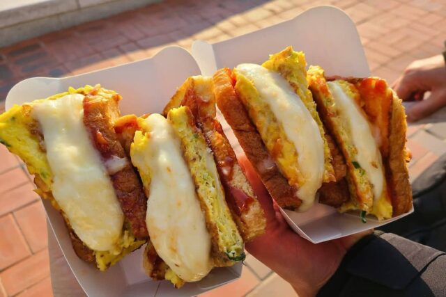 ‘칼국수 팔아서 빌딩 세웠다고?’ 음식 팔아서 빌딩 세운 빌딩 맛집 5