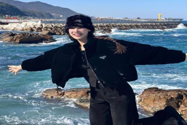 이나연 인스타 프라다 크롭 패딩 가격은?