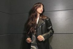 르세라핌 카즈하, 고혹적인 가죽 코트로 시선 강탈