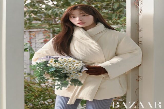정채연 화보 패션 온앤온 구스다운 겨울 패딩 코디