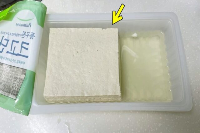 남은 두부 오래 보관하려면 ‘이것’ 넣으면 최고!?