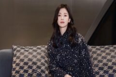 송혜교, 겨울 밤하늘을 수놓는 화려한 홀리데이 룩