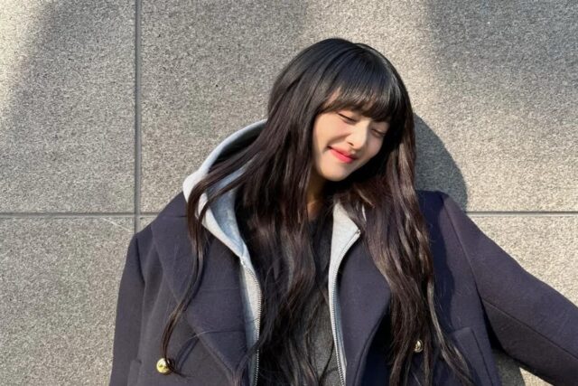 (여자)아이들 민니, 겨울의 멋을 담은 피코트 스타일링