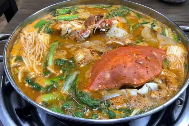 끓일수록 진한 감칠맛이 올라오는 꽃게탕 맛집 BEST5