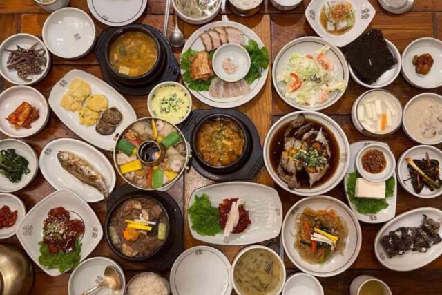 테이블 빈 곳을 찾기 힘든 반찬의 향연! 한정식 맛집 BEST5