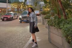 길채의 변신은 무죄… 안은진, 홍콩에서 선보인 힙한 스트리트 스타일