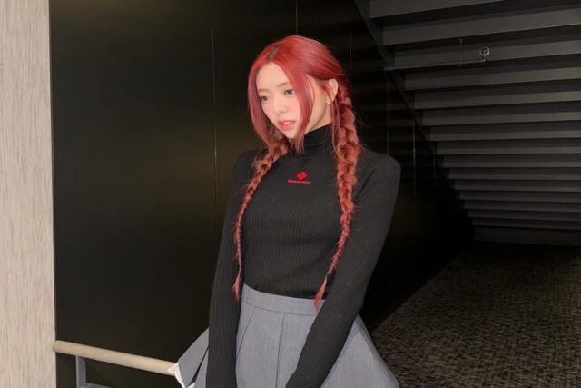 20살 생일 갓넘긴 있지 유나, 양갈래 머리와 미니스커트로 발랄한 매력