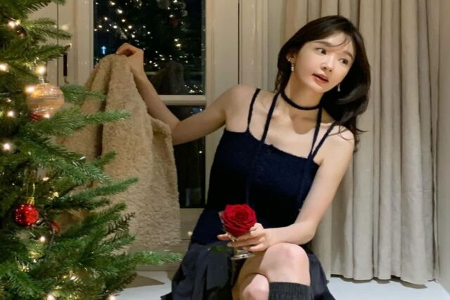 강민경, 로맨틱한 연말룩으로 시선 집중